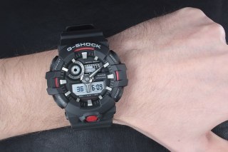 ZEGAREK MĘSKI CASIO G-SHOCK GA-700-1AER (zd140e)
