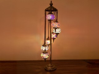 Lampa podłogowa - siedem kloszy, wielokolorowych